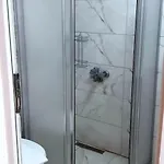 Elijah Otel