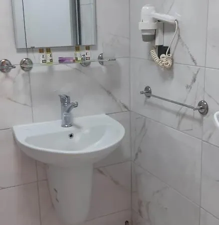 Hotel Elijah
