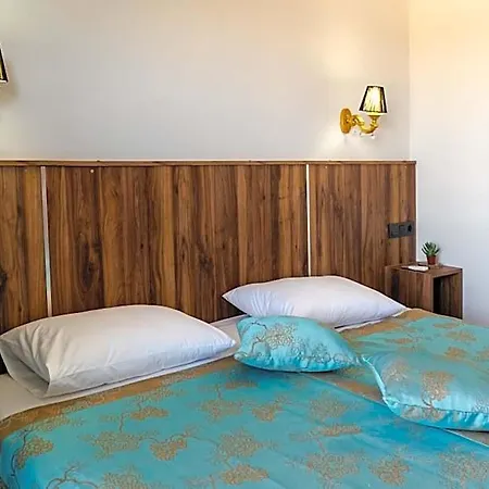 Elijah Otel 3*