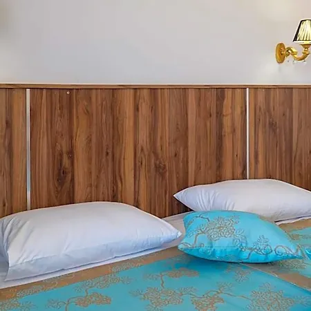 Elijah Otel 3*